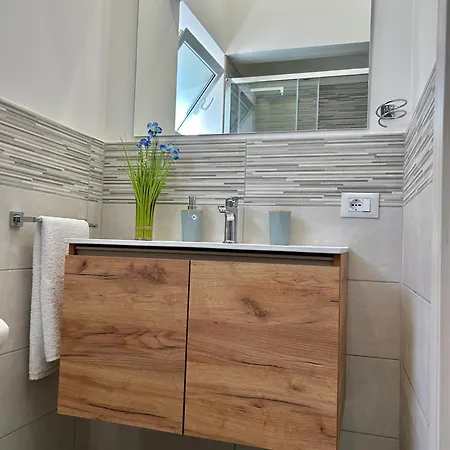 Leonetti Due Apartment *